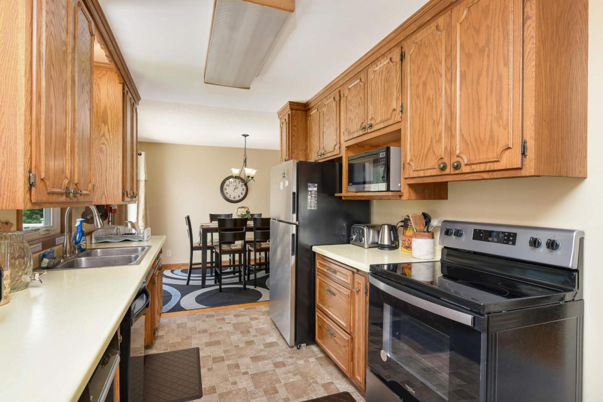 Cottage Grove Haven, Spacious 4-Bed, 3 Baths Retreat المظهر الخارجي الصورة